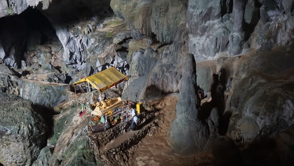 Grotte di Tham Phu Kham